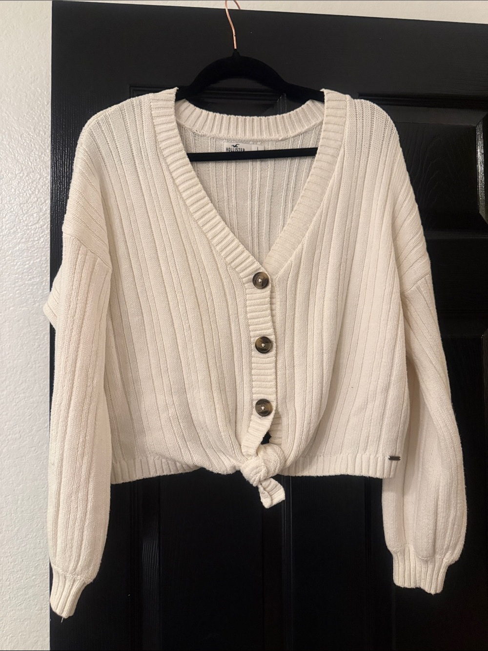 Hollister Cream Ribbed V-Neck Button Front Sweater
